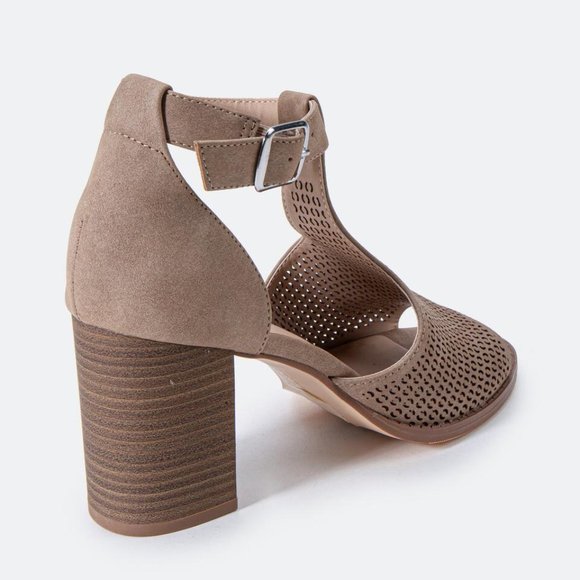 FREE SHIP | Francesca's | NWT Restricted Fayla Perforated Heel - Picture 4 of 11